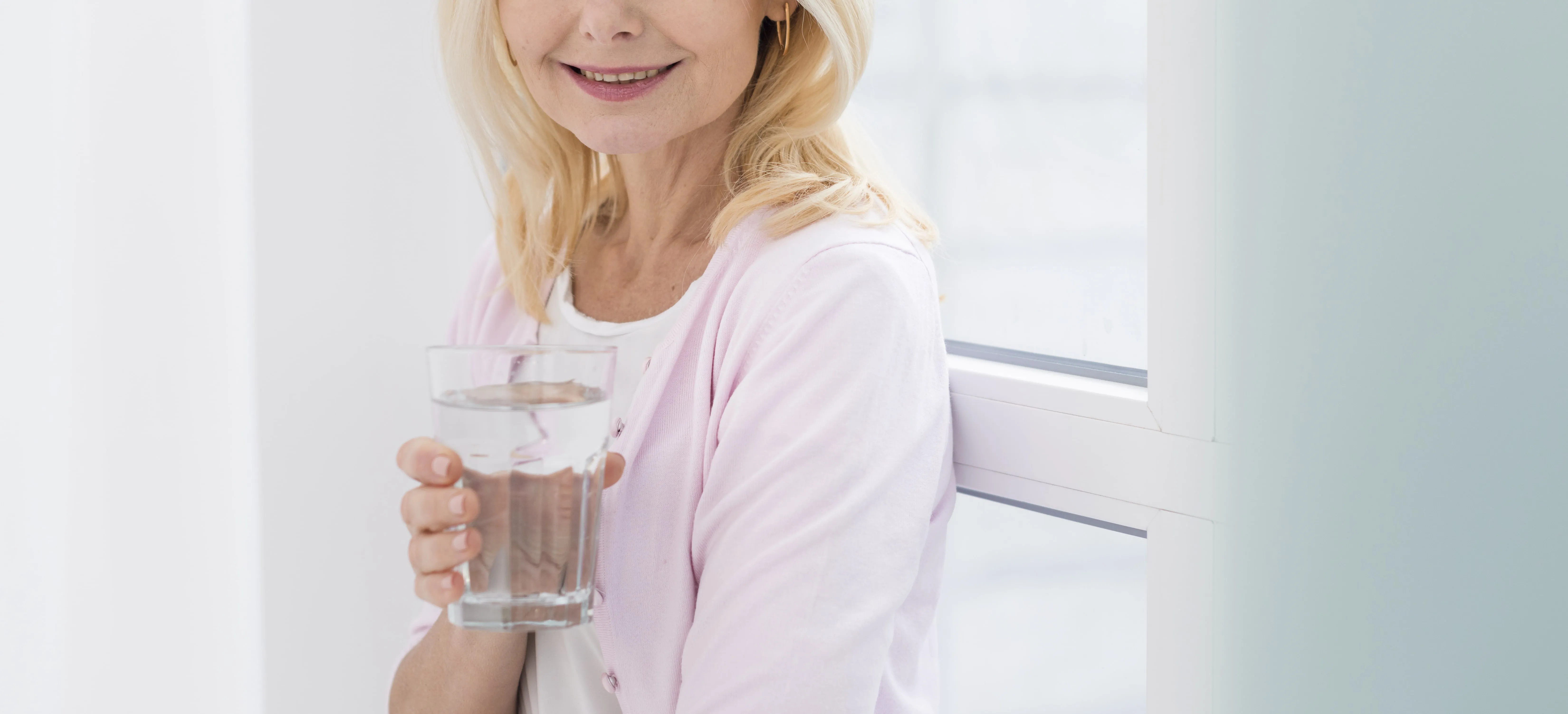 Yaşlılarda Su Tüketimi: Sağlıklı Yaşlanmanın Temel Taşı